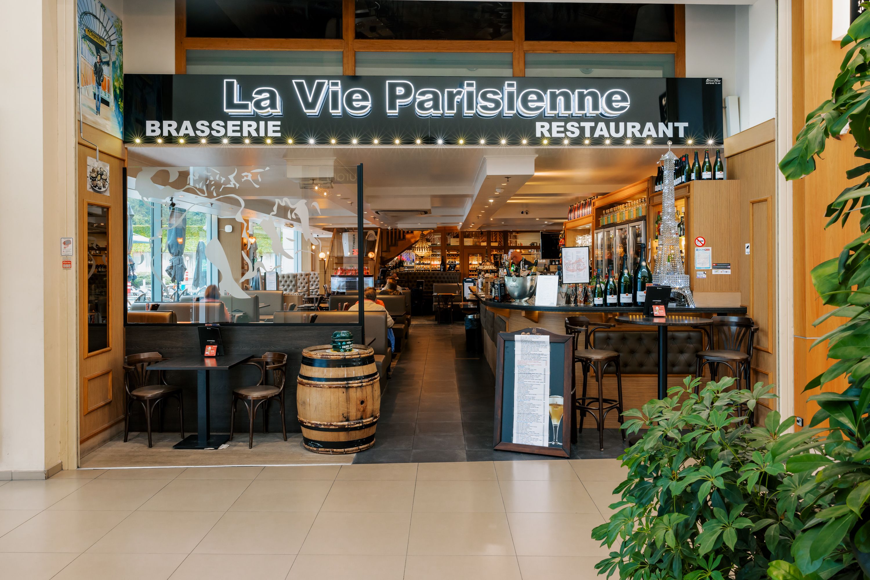 vie parisienne front